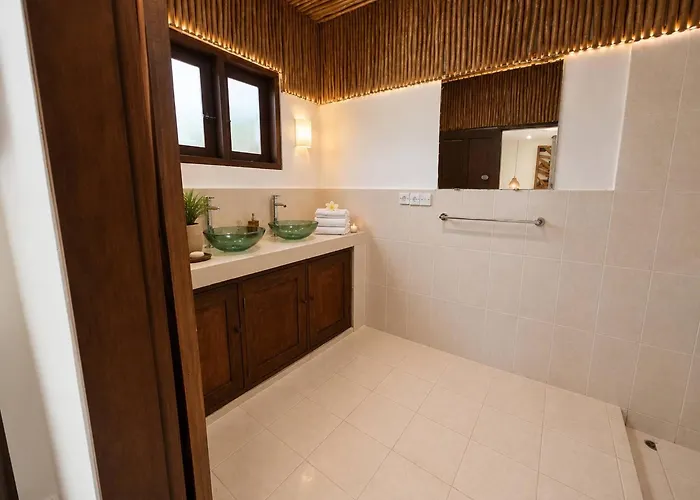 Holiday home 4br Vista Pool Yoga Pavilion *